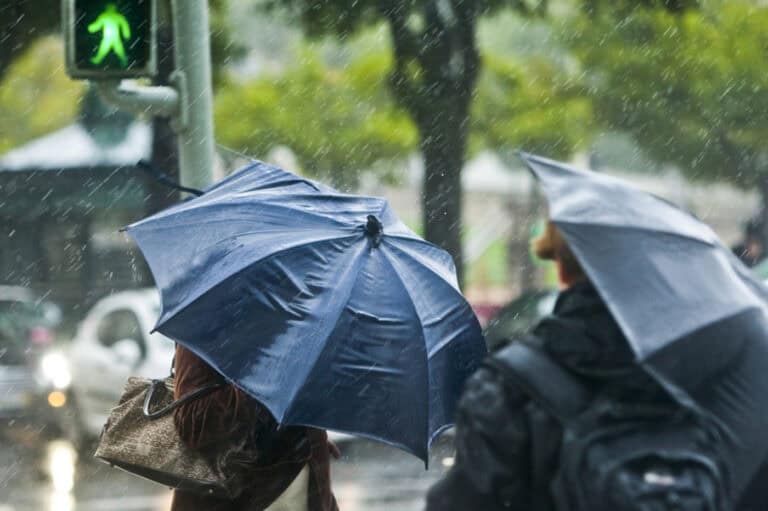 Previsão de chuva e vento fortes em regiões do Norte e Centro