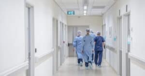 Governo vai integrar nos quadros 2.995 profissionais de saúde