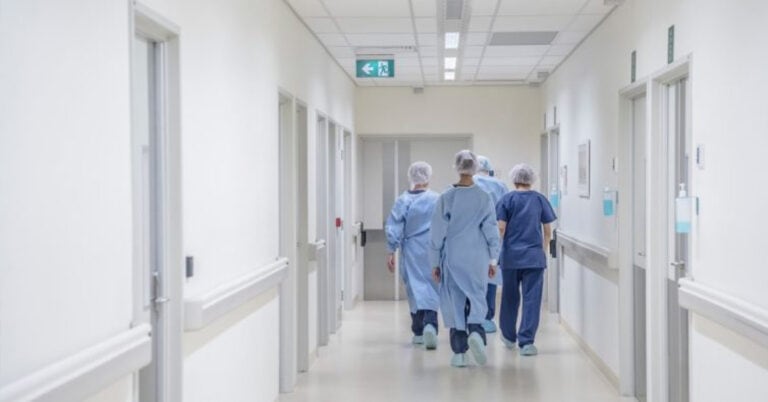 Governo vai integrar nos quadros 2.995 profissionais de saúde