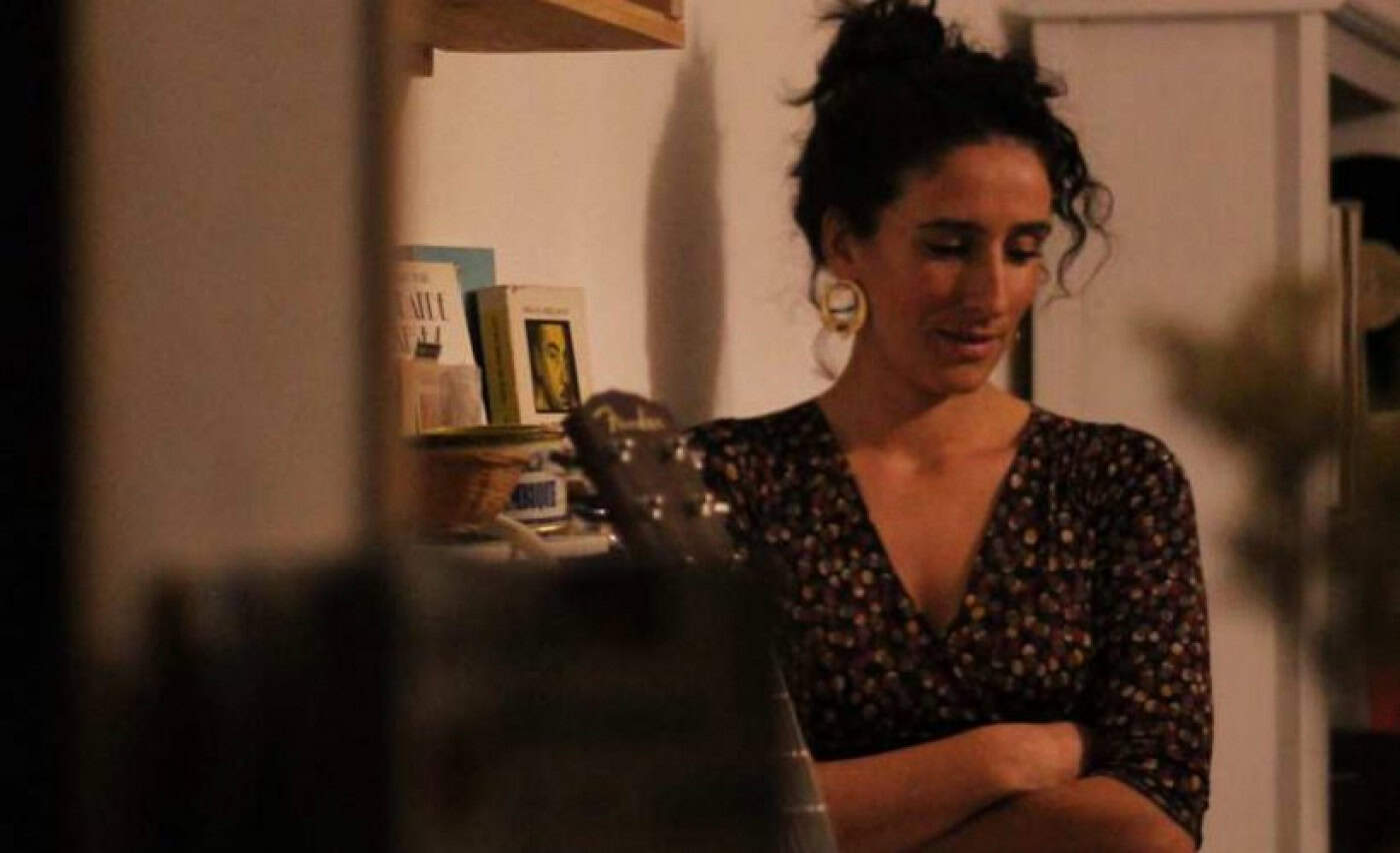 A Garota Não apresenta álbum de estreia no Theatro Circo