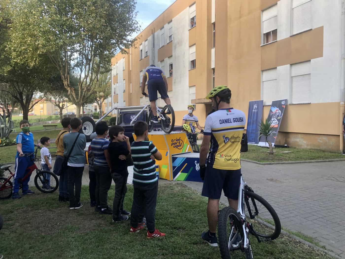 Bike Atitude. O projecto de inclusão que leva o trial bike a três bairros de Braga