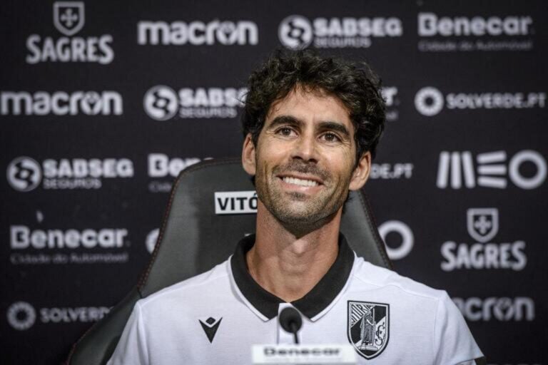 Tiago Mendes de saída do Vitória SC ao fim de apenas três jogos