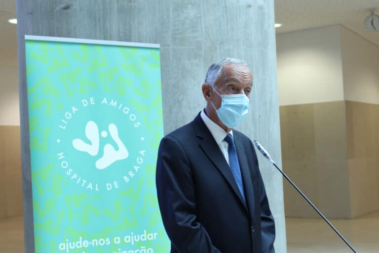 Aumento de casos já estava previsto. Portugueses devem repensar o Natal