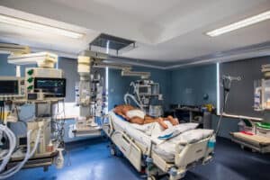 Cuidados intensivos com 70% das camas ocupadas