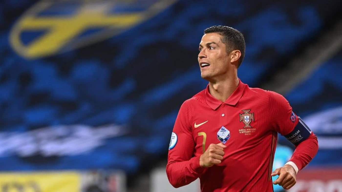 Cristiano Ronaldo testa positivo à Covid-19