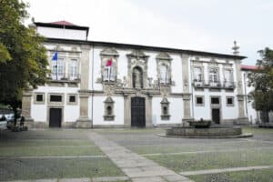 CM Guimarães revê PDM para permitir expansão de empresa