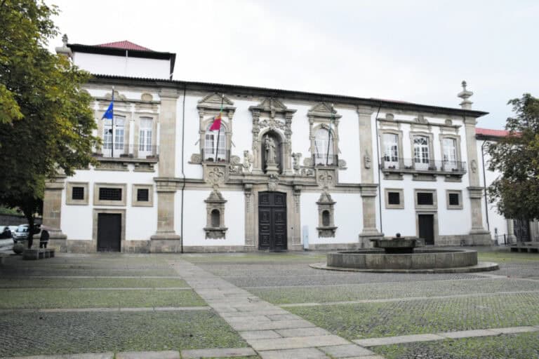 CM Guimarães revê PDM para permitir expansão de empresa