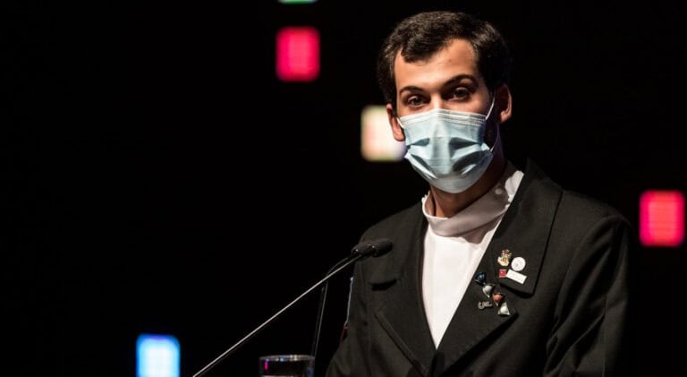 Estudantes reivindicam condições nas salas para garantir ensino misto