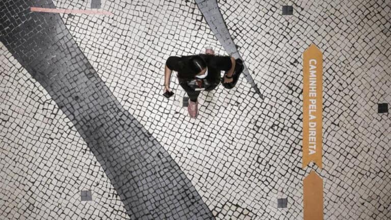 Covid-19. Médicos pedem medidas específicas por regiões