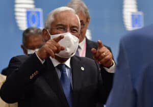 Costa admite aplicar “medidas muito mais constringentes das liberdades”