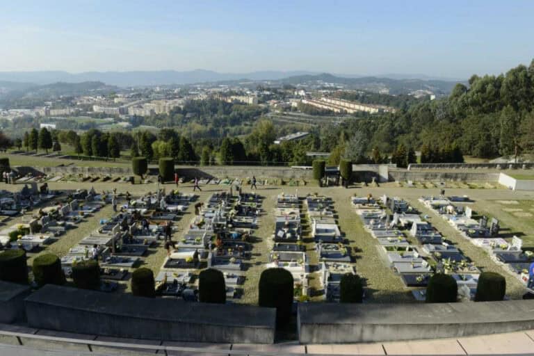 Guimarães encerra cemitérios durante o próximo fim-de-semana