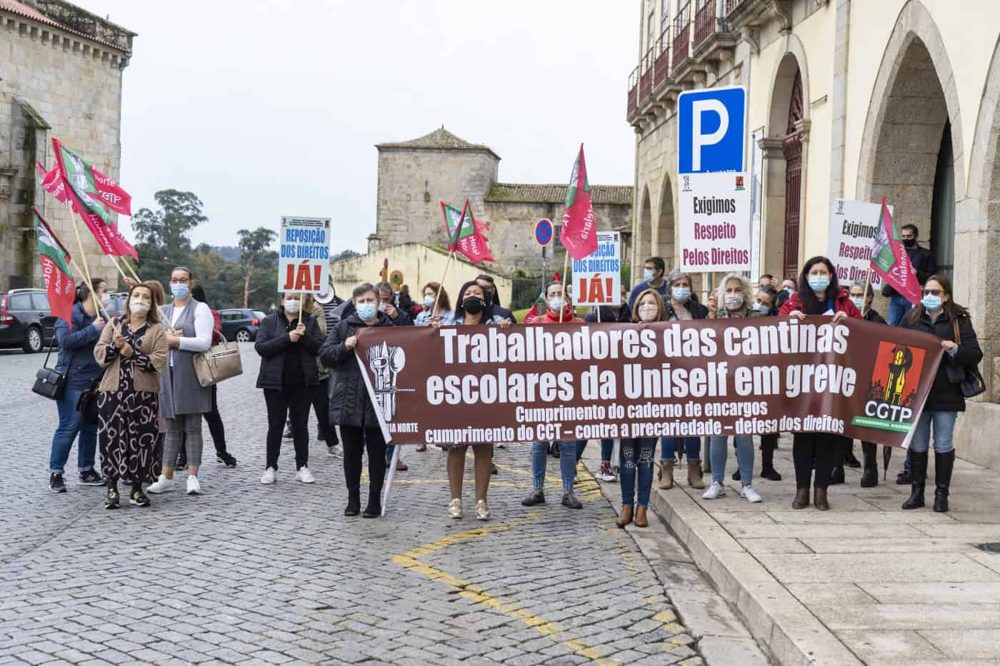 Trabalhadores das cantinas escolares de Barcelos em greve contra falta de condições