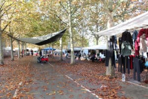 Feira de vestuário e calçado do mercado de Braga está a desvanecer na Alameda