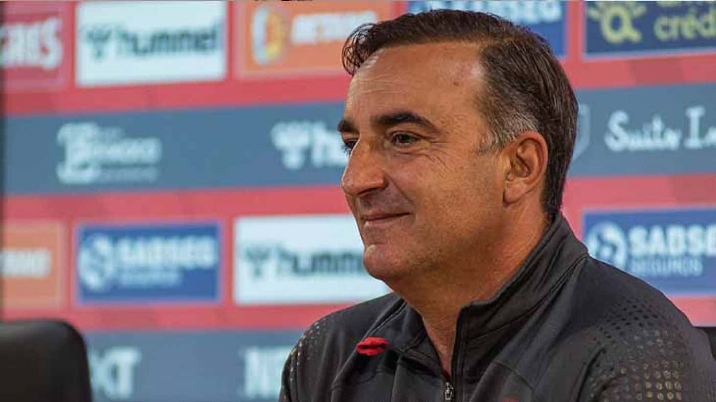 Carlos Carvalhal repete 11 inicial que bateu o Nacional