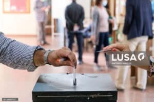 Açores/Eleições: PS ganha eleições sem garantia de maioria absoluta - projecção