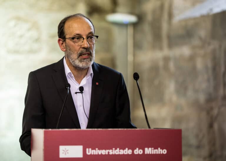 UMinho entrega bolsas de mérito escolar em cerimónia simbólica