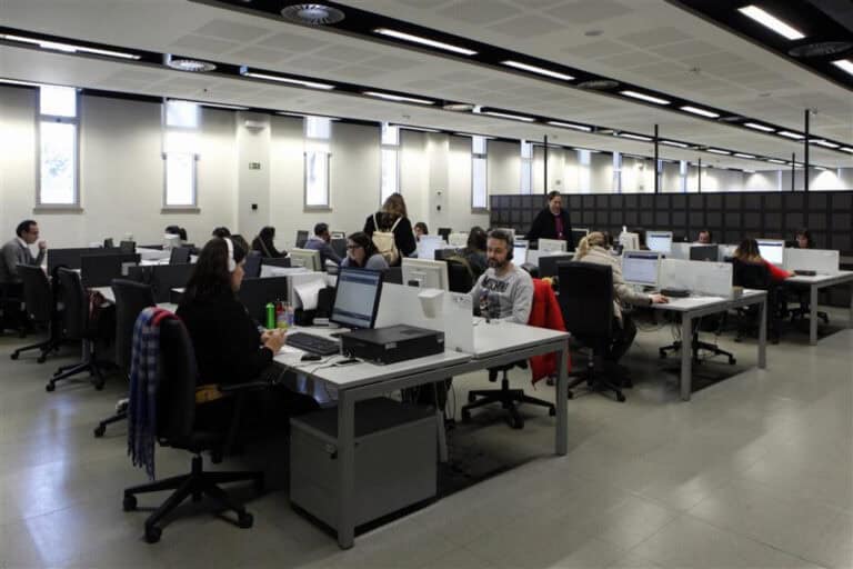 Covid-19. Linha SNS24 passa a emitir declaração para justificar faltas ao trabalho