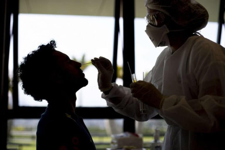 Portugal faz hoje 10 vezes mais testes por mês do que no início da pandemia