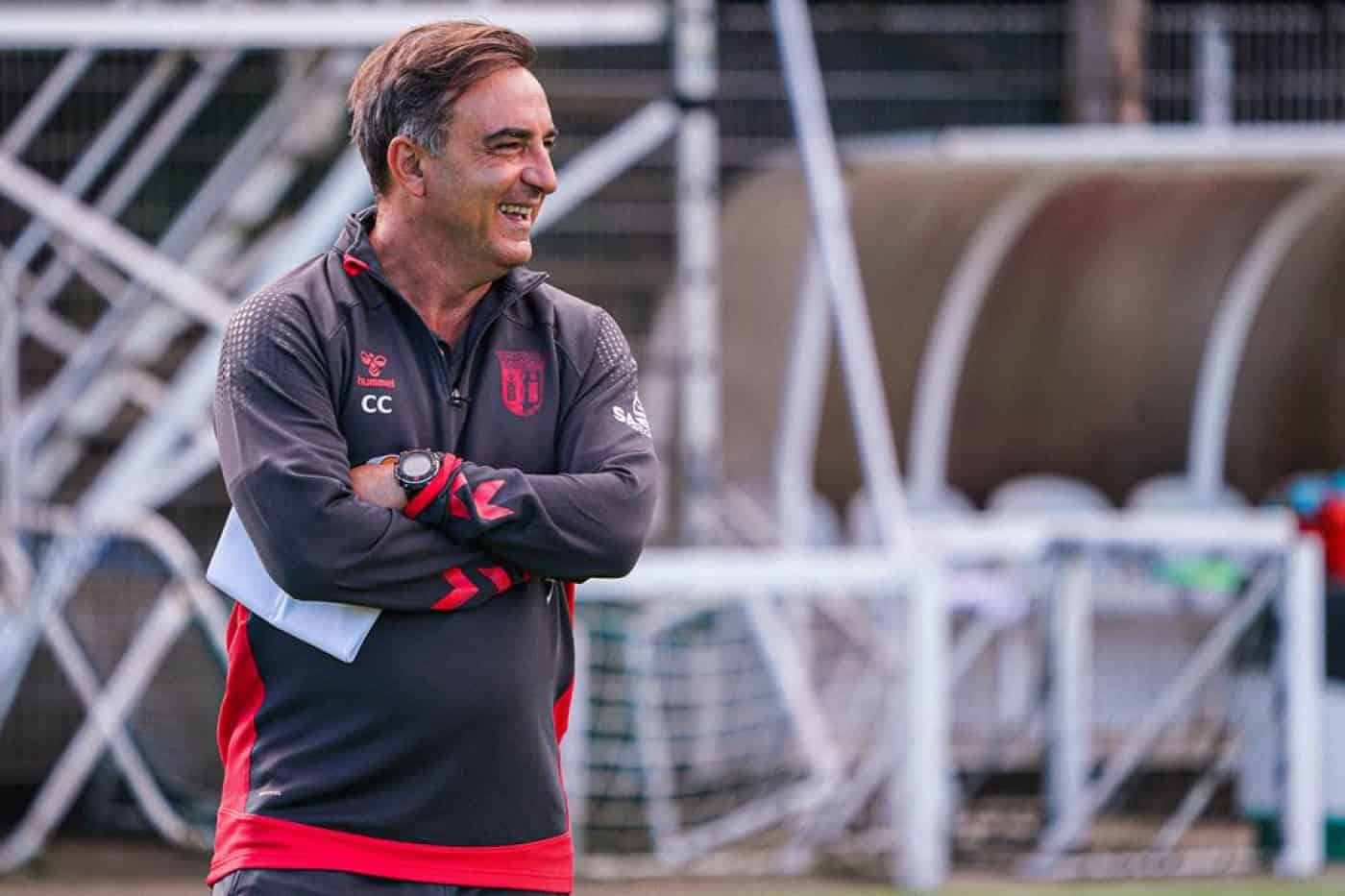 Carvalhal convoca 24 jogadores para jogo com Leicester