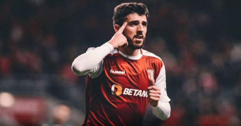 Fernando Santos chama Paulinho pela primeira vez