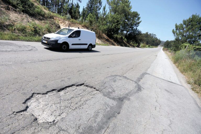 "Estrada de ninguém" passa para a esfera do Município de Famalicão