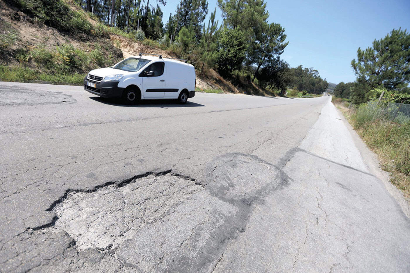 "Estrada de ninguém" passa para a esfera do Município de Famalicão
