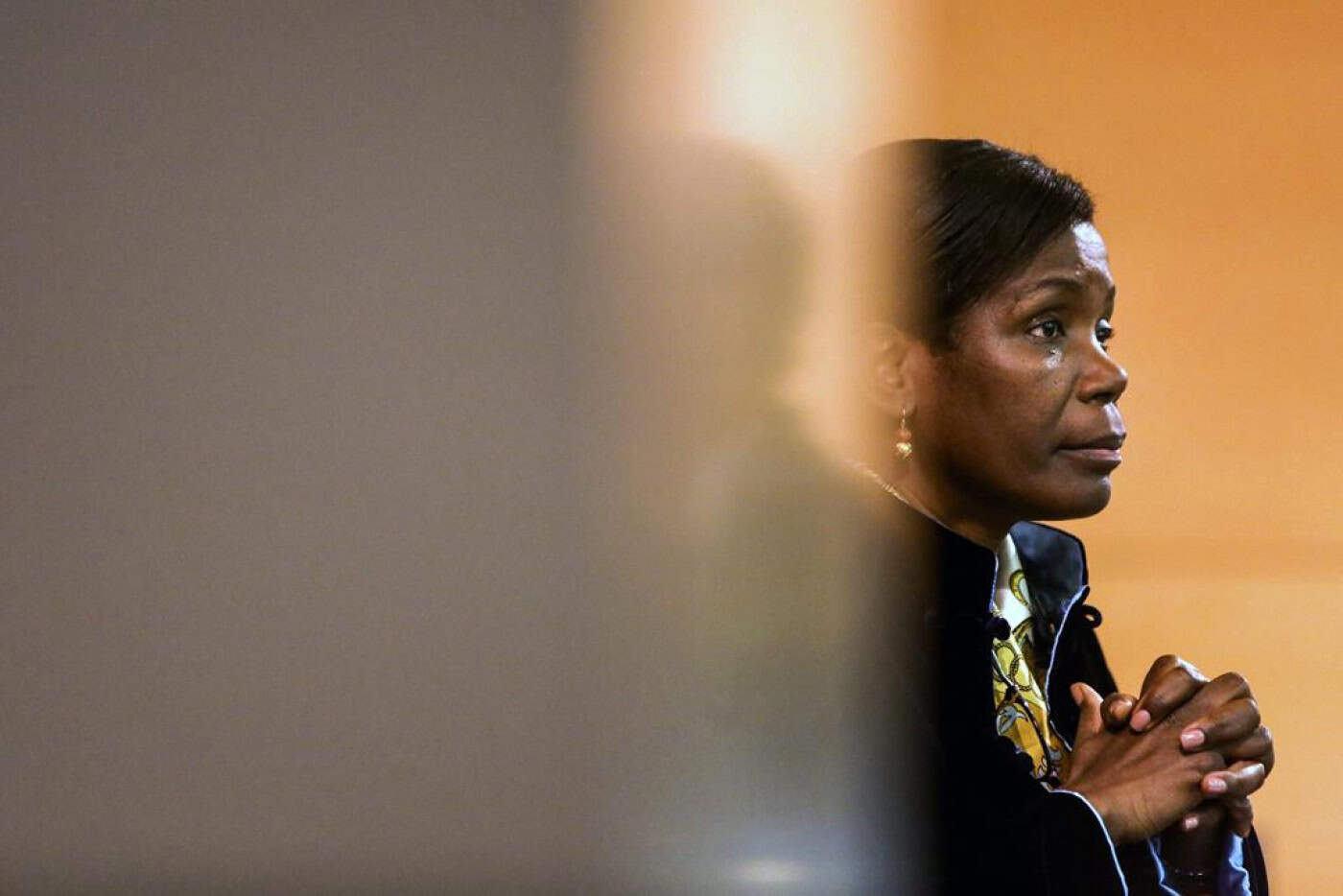 Ministra da Justiça descarta novo regime excecional de libertação de reclusos