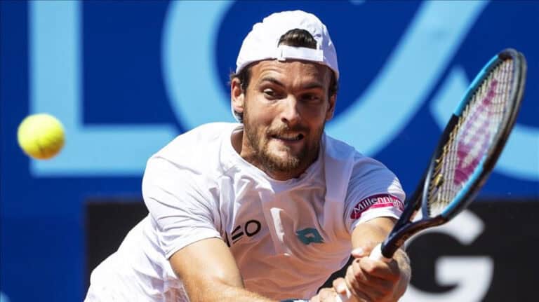 João Sousa continua a cair no "ranking" mundial de ténis