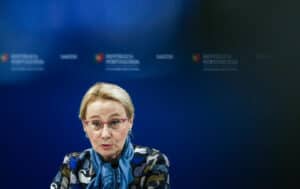 Covid-19. Estudo conclui que bases de dados do SINAVE têm "erros e inconsistências"