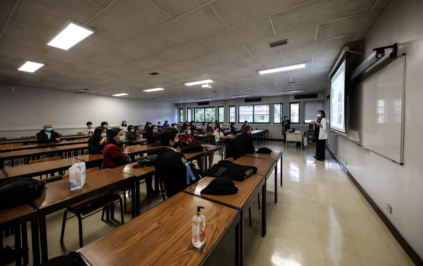 Alunos da UMinho em isolamento podem adiar avaliações ou realizar exame específico