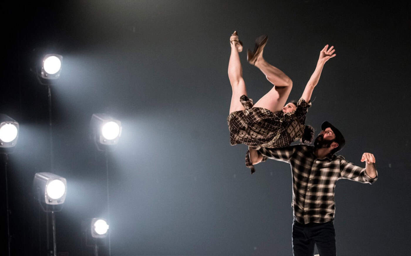 Theatro Circo e A Oficina admitem manter espectáculos mais cedo em 2021