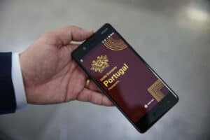 Portugal concede nacionalidade a 121 mil estrangeiros. Brasileiros lideram