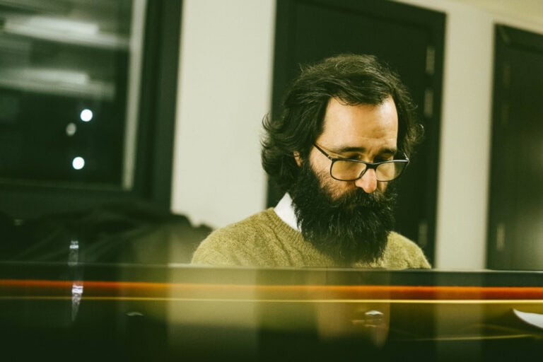 Tiago Sousa estreia "Oh Sweet Solitude" no Theatro Circo