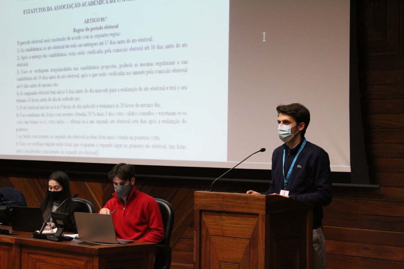 "Penso que posso garantir que as eleições da AAUM vão decorrer através do sistema electrónico"