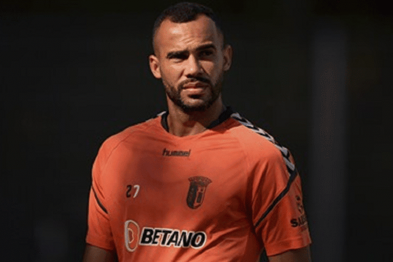 Fransérgio ainda não regressou ao trabalho