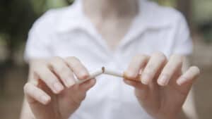 Tabaco é responsável por "85% dos cancros do pulmão"