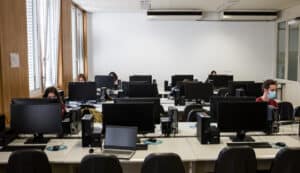 Estudantes pedem melhores condições de acesso à internet nas residências