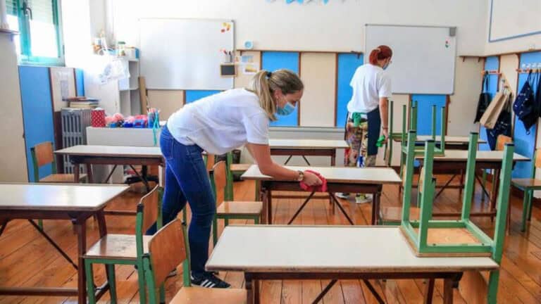 Funcionários das escolas suspendem greve marcada para 7 de Dezembro