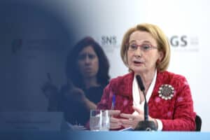 Plano de vacinação está a ser preparado “há meses" em Portugal