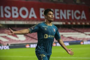 Francisco Moura operado "com sucesso"