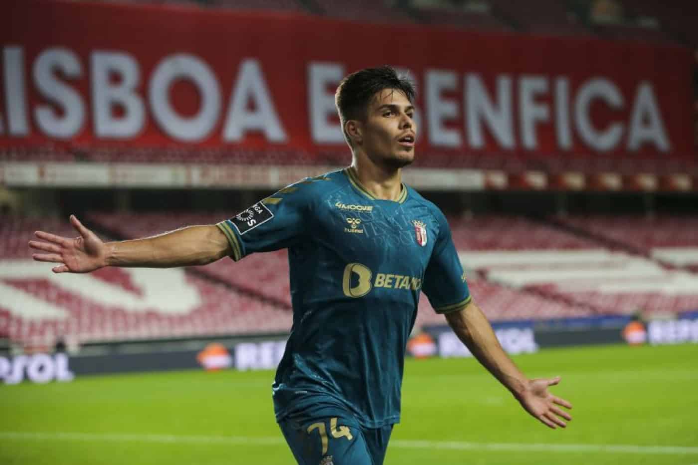 Francisco Moura operado "com sucesso"