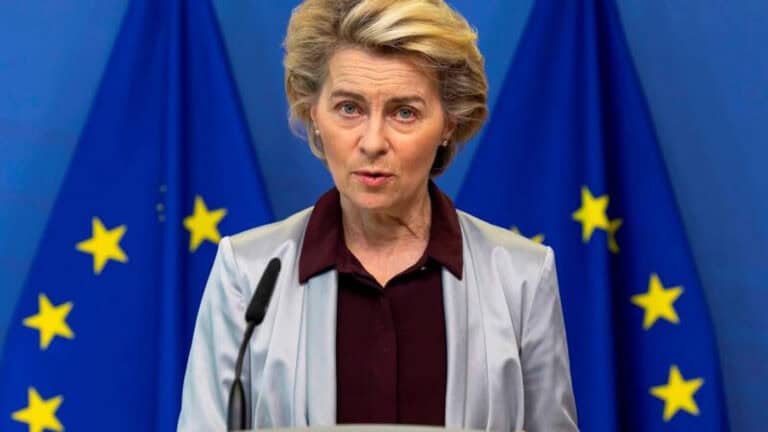 Bruxelas vai comprar 160 milhões de doses da vacina da Moderna