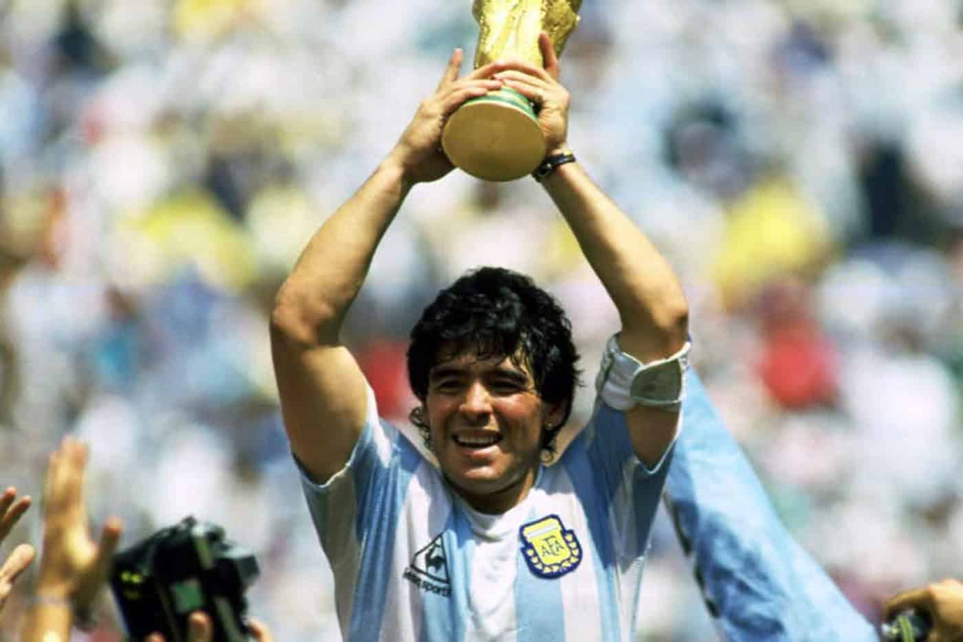 Morreu o lendário Diego Maradona