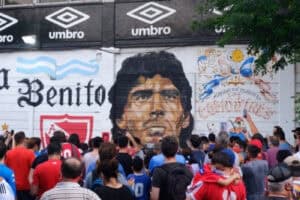 Homenagem a Maradona junta milhares de pessoas em Buenos Aires