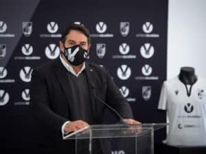 Vitória Solidário veste a camisola pela CERCIGUI, APCG e Casa da Criança