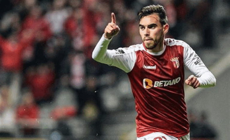 Carlos Carvalhal promove regresso de Ricardo Horta ao 11 inicial