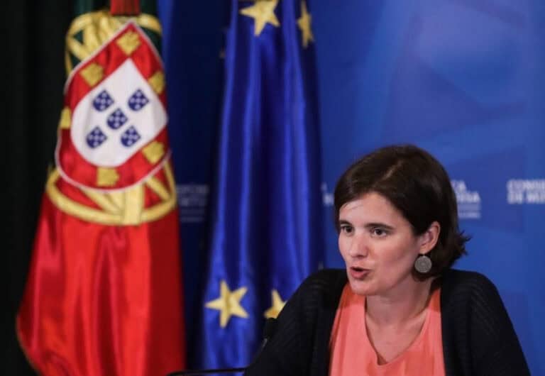 Novo lay-off dará apoio mais alto em Dezembro