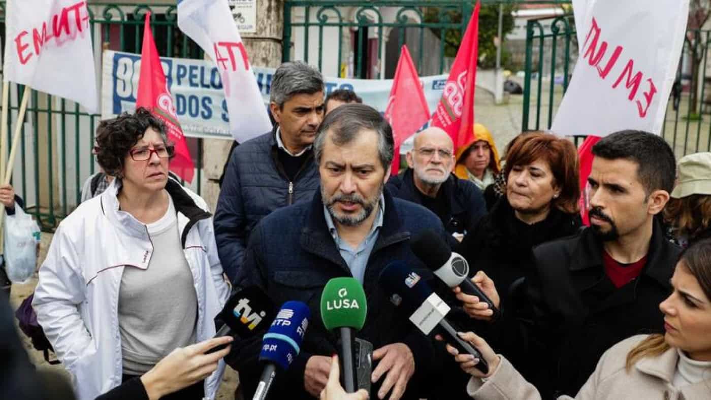 Professores marcam greve nacional para 11 de Dezembro