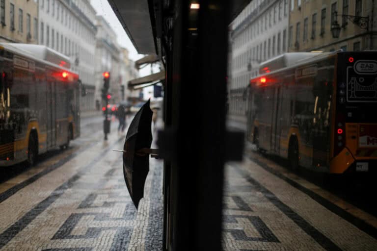 INE confirma queda homóloga do PIB de 5,7% no 3.º trimestre