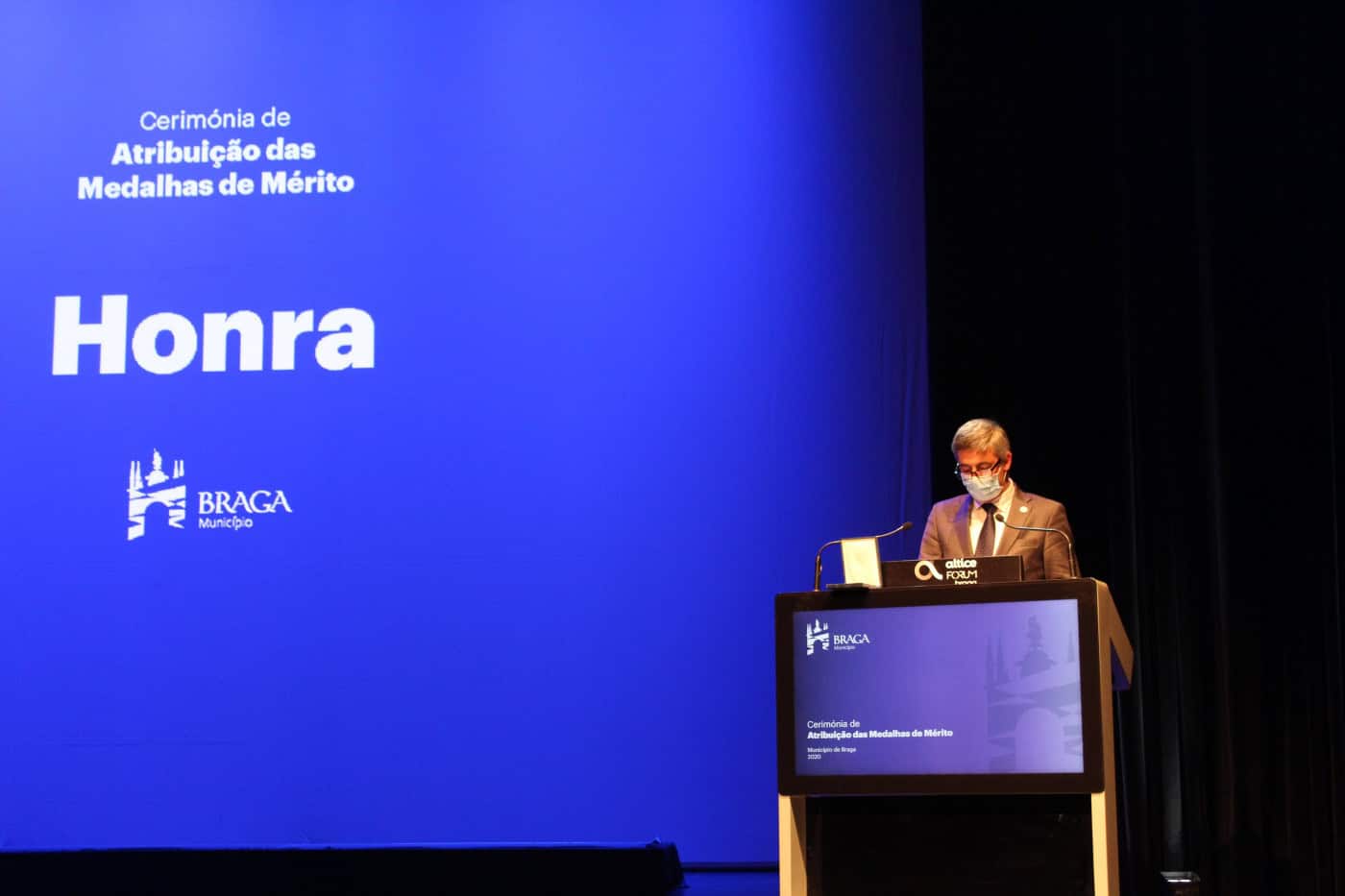 Hosp. Braga promete continuar a "trabalhar afincadamente" após receber honra municipal